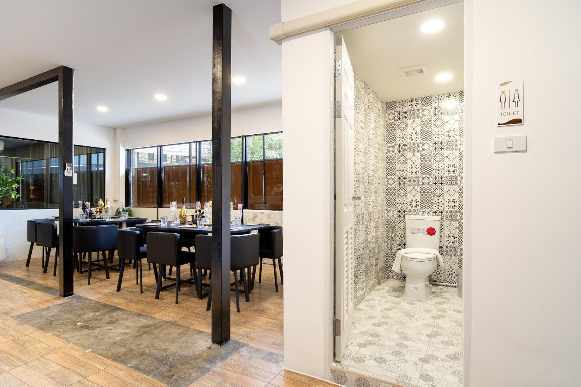 Villa Luxury Container House In Bangkok