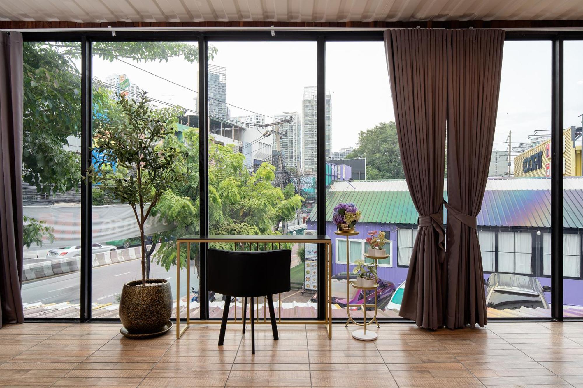 Luxury Container House In Villa *