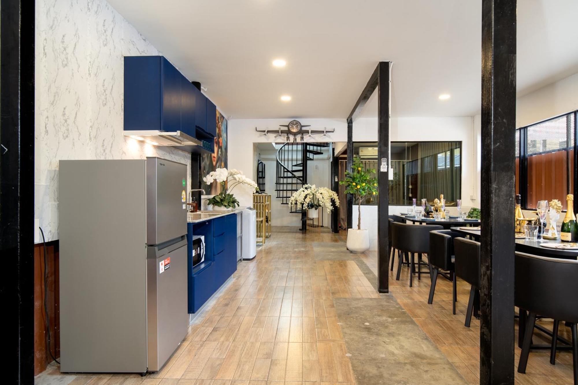 Luxury Container House In
