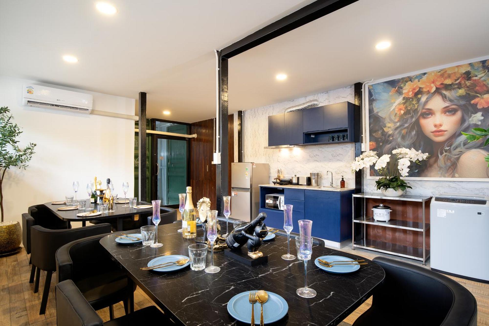 Luxury Container House In Bangkok