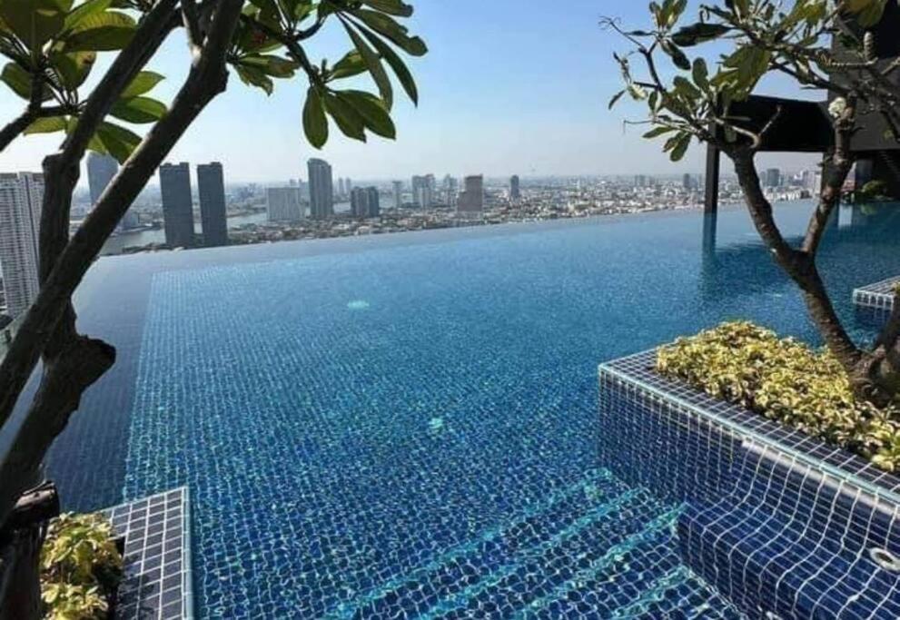 Khlongsan Apartment *