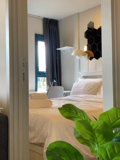 Modern At Onnut Bts Free Shuttle Bus Apartment Bangkok