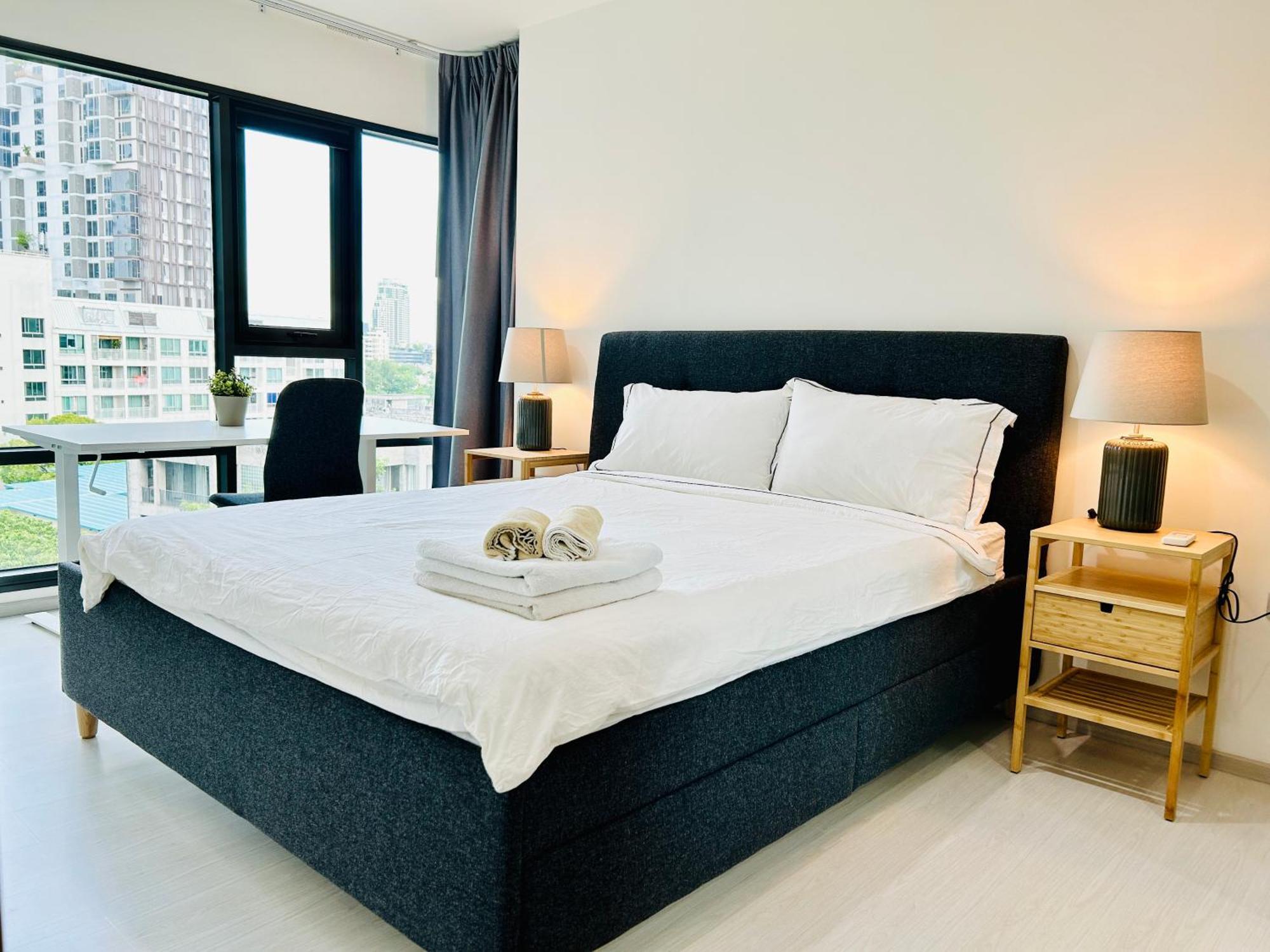 Apartment Rhythm Sukhumvit 36 Two Bedrooms *