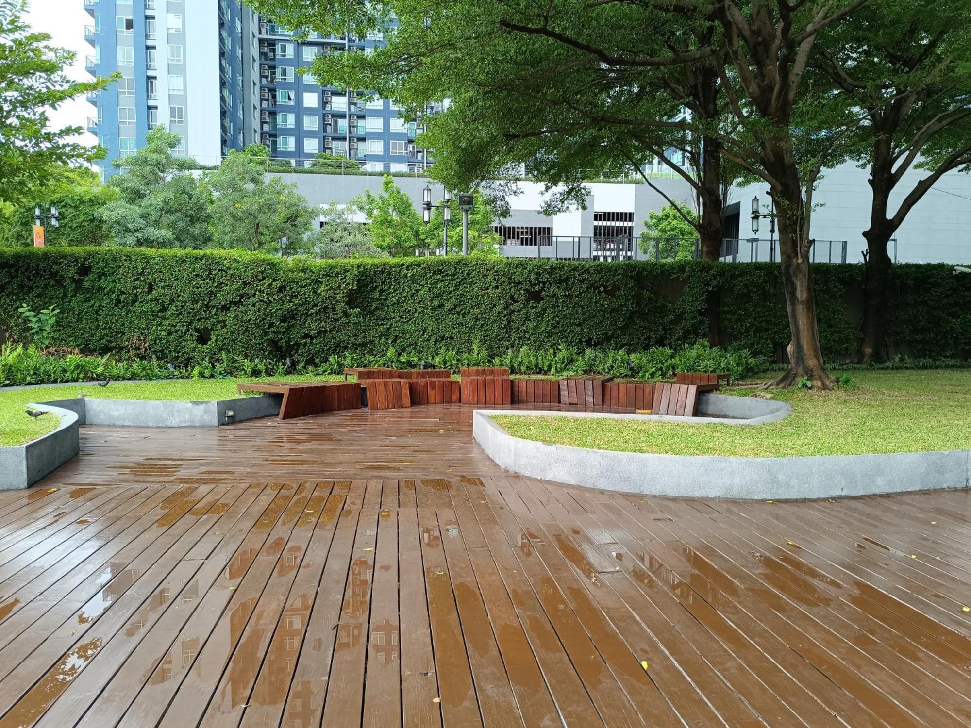 Cozy Poolside In Prime Location In On Nut Area Bangkok