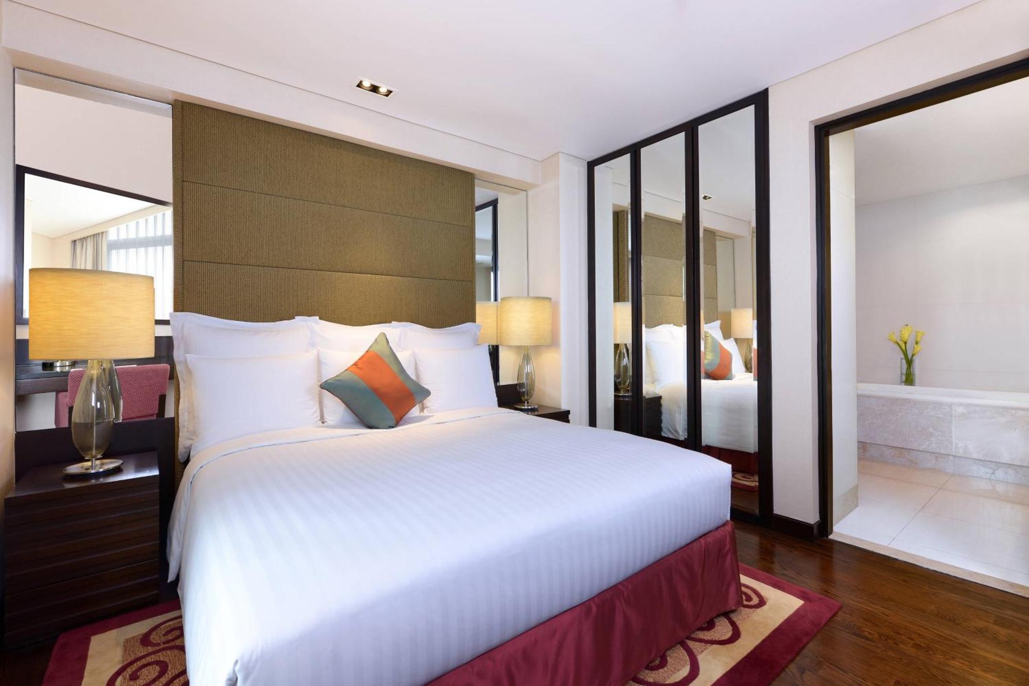 Sathorn Vista, - Marriott Executive 5* Bangkok