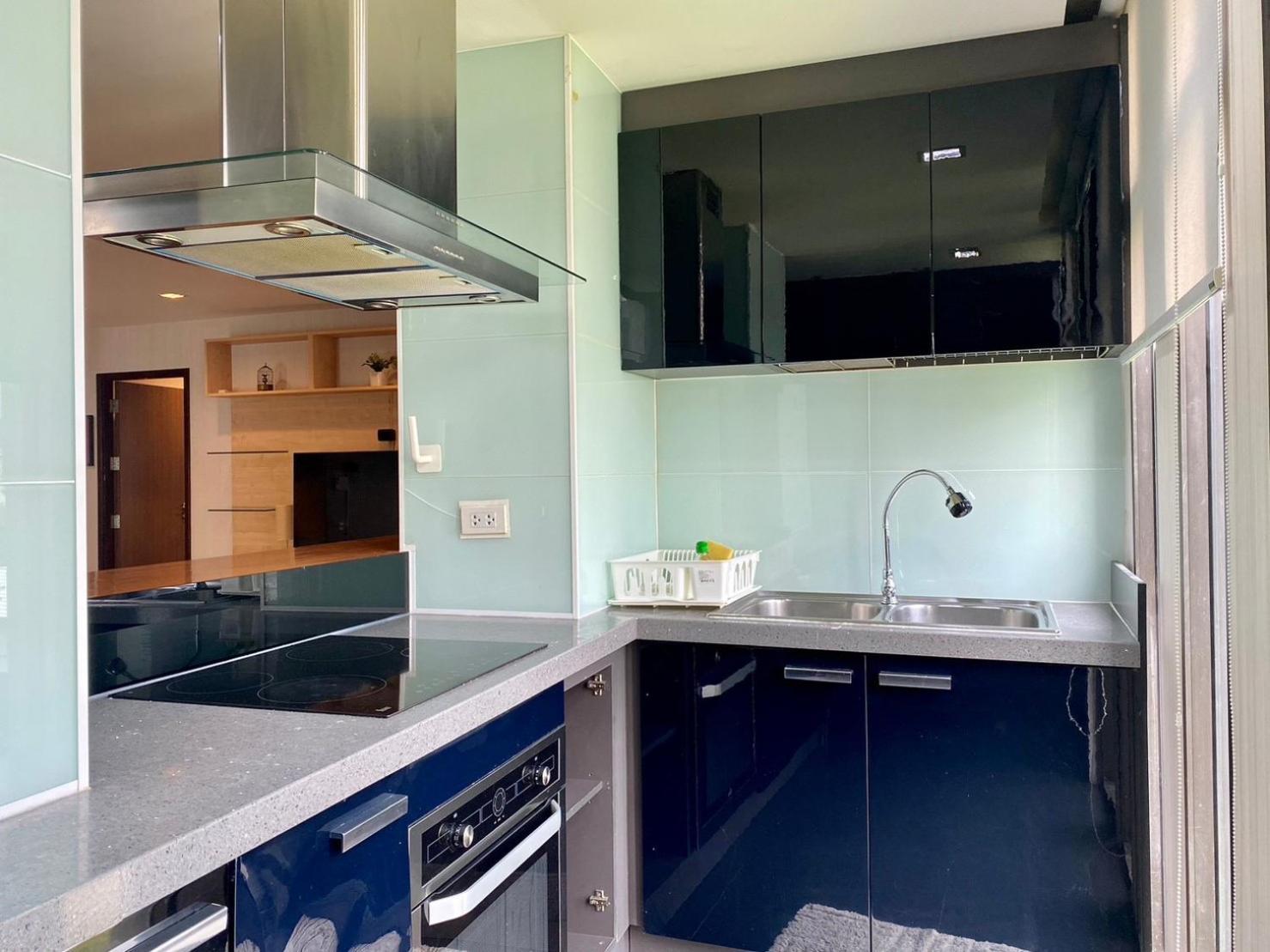 W8 Rise Lux Condo, 2 Bedroom Private Floor, Hip Bkk 5 Min From Thonglo Bts Station, Ok After The Earthquake Apartment