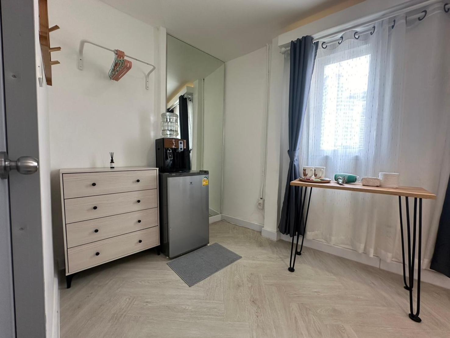 The White Den Sukhumvit 44 Albergue *