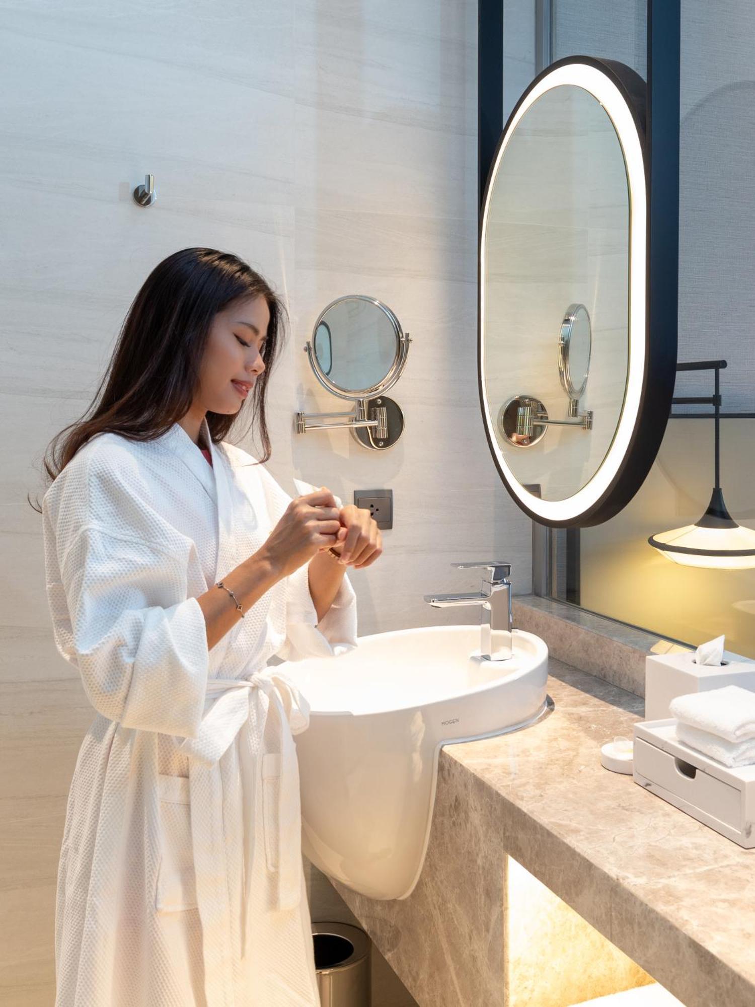 Hotel Courtyard By Marriott Suvarnabhumi Airport 4*