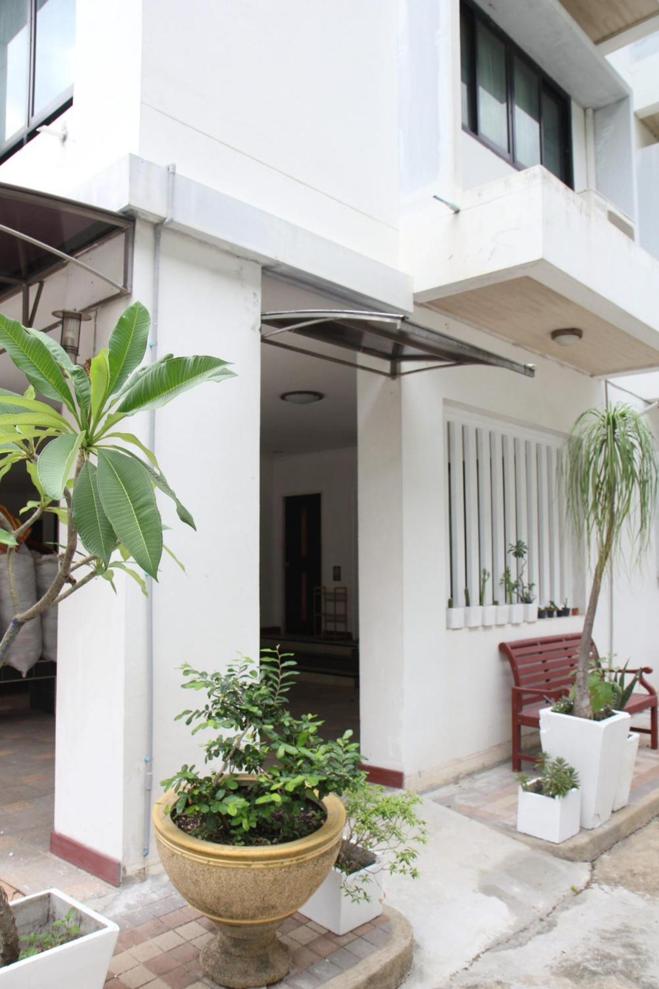 Guest house ลาดกระบัง ใกล้สนามบิน แบบอบอุ่นส่วนตัว Bangkok