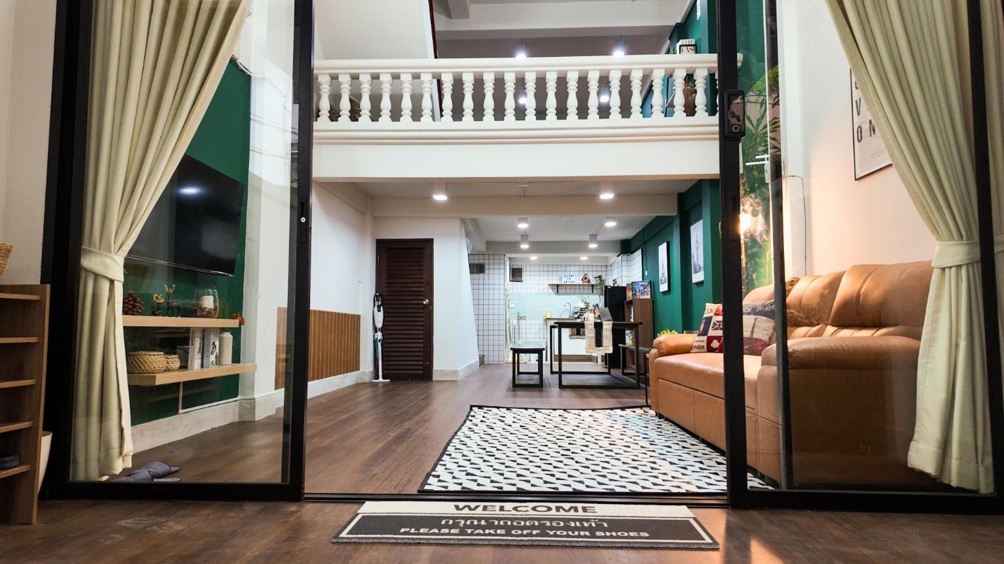 Cozy House Sathorn 11 12 Pax Free Pick Up Airport Bangkok