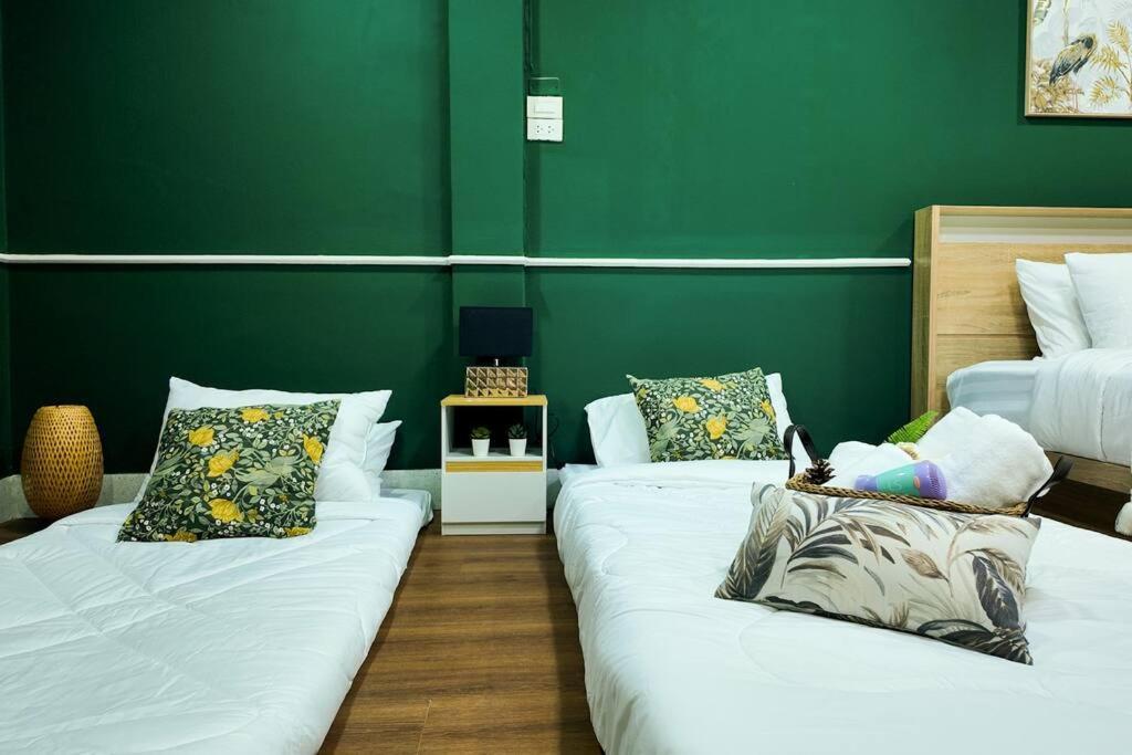 Cozy House Sathorn 11 12 Pax Free Pick Up Airport Holiday home