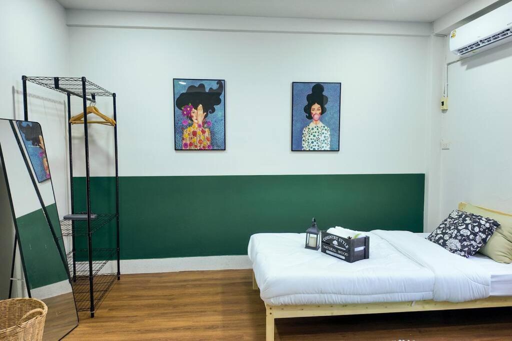Cozy House Sathorn 11 12 Pax Free Pick Up Airport Holiday home
