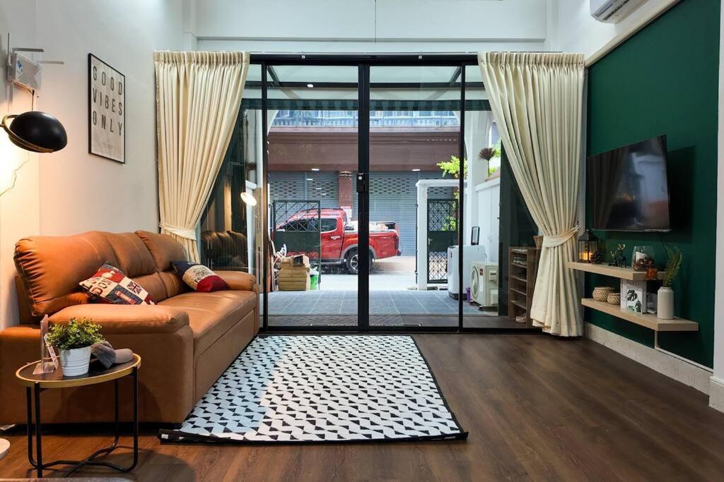 Holiday home Cozy House Sathorn 11 12 Pax Free Pick Up Airport