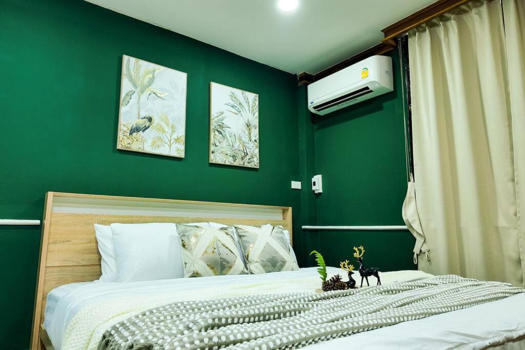 Cozy House Sathorn 11 12 Pax Free Pick Up Airport Holiday home *