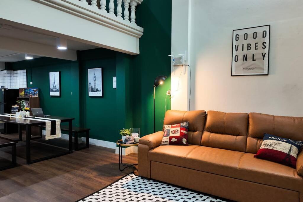 Cozy House Sathorn 11 12 Pax Free Pick Up Airport Bangkok