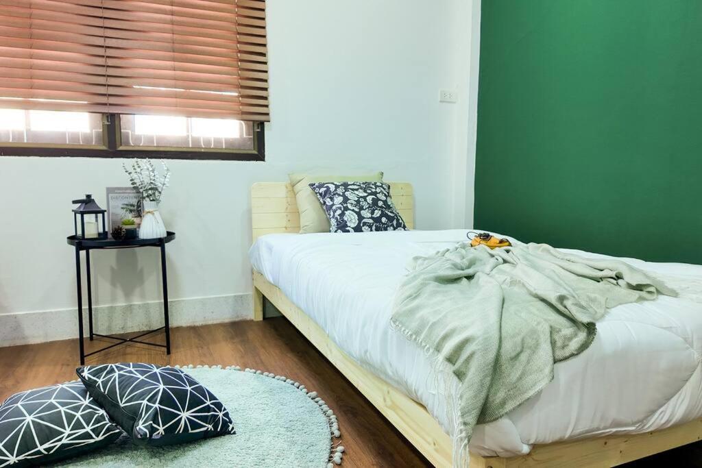 Cozy House Sathorn 11 12 Pax Free Pick Up Airport Bangkok