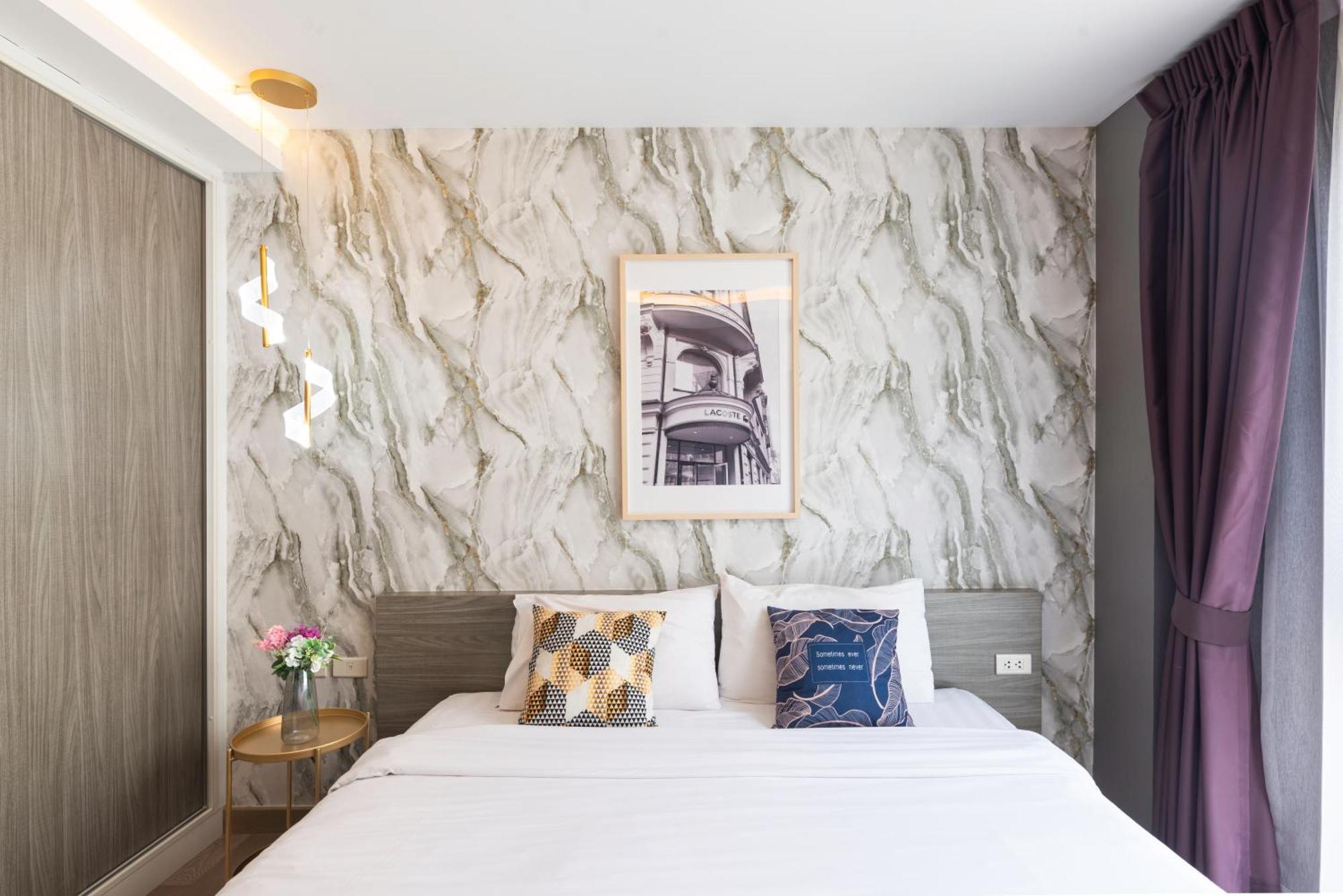 Dazzle Sukhumvit 7 By Lefoyer Apartment Bangkok