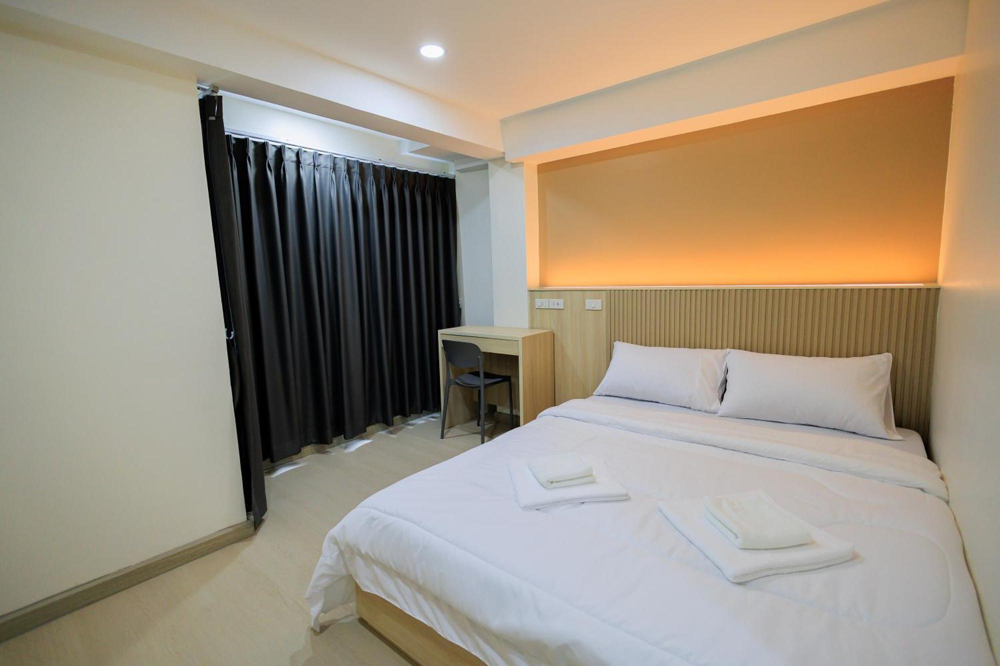 Reezq Hostel Bangkok