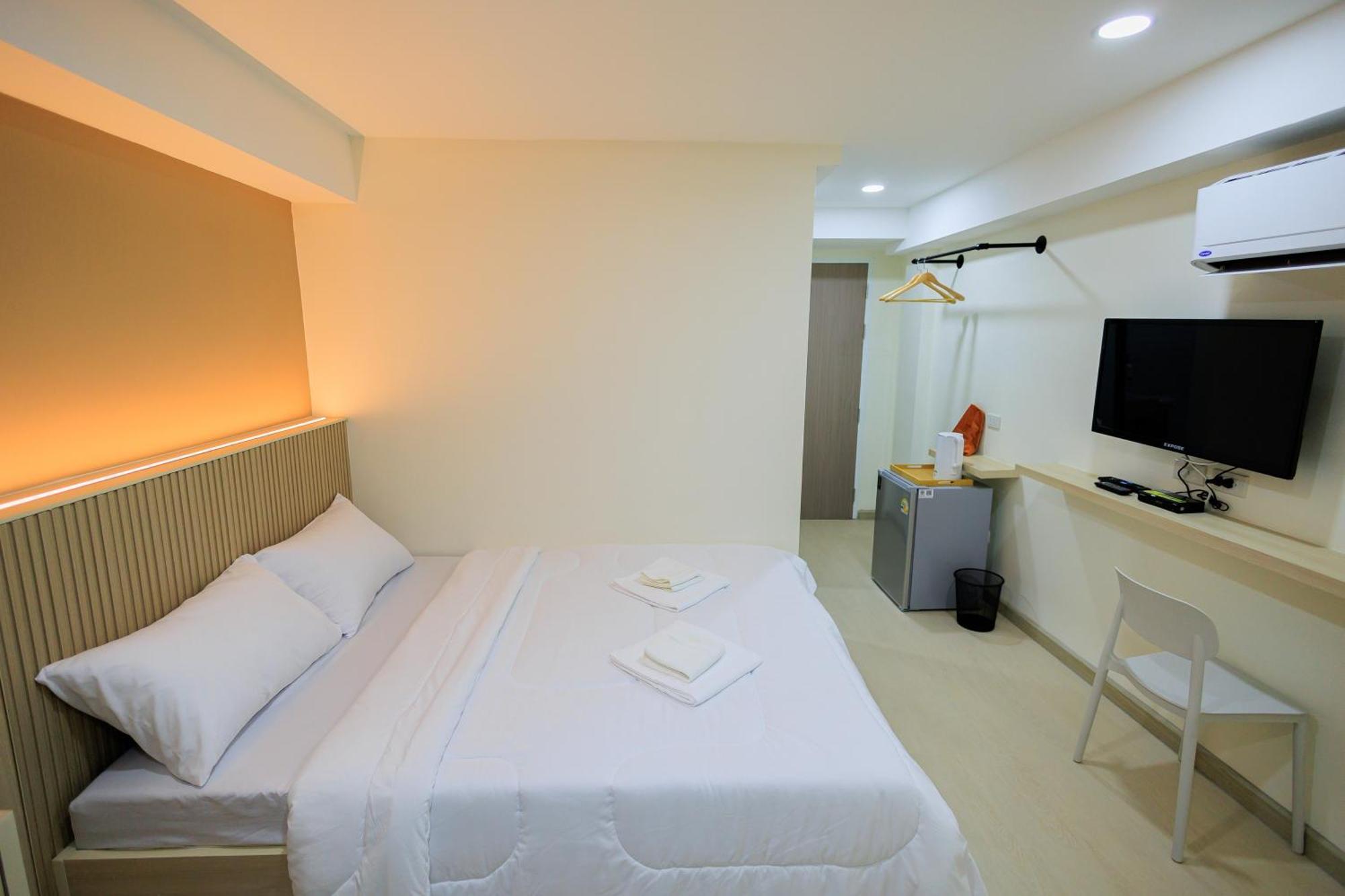 Hostel Reezq *