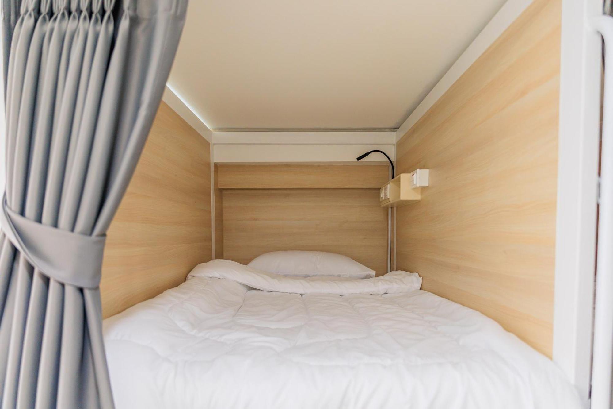 Reezq Hostel Bangkok