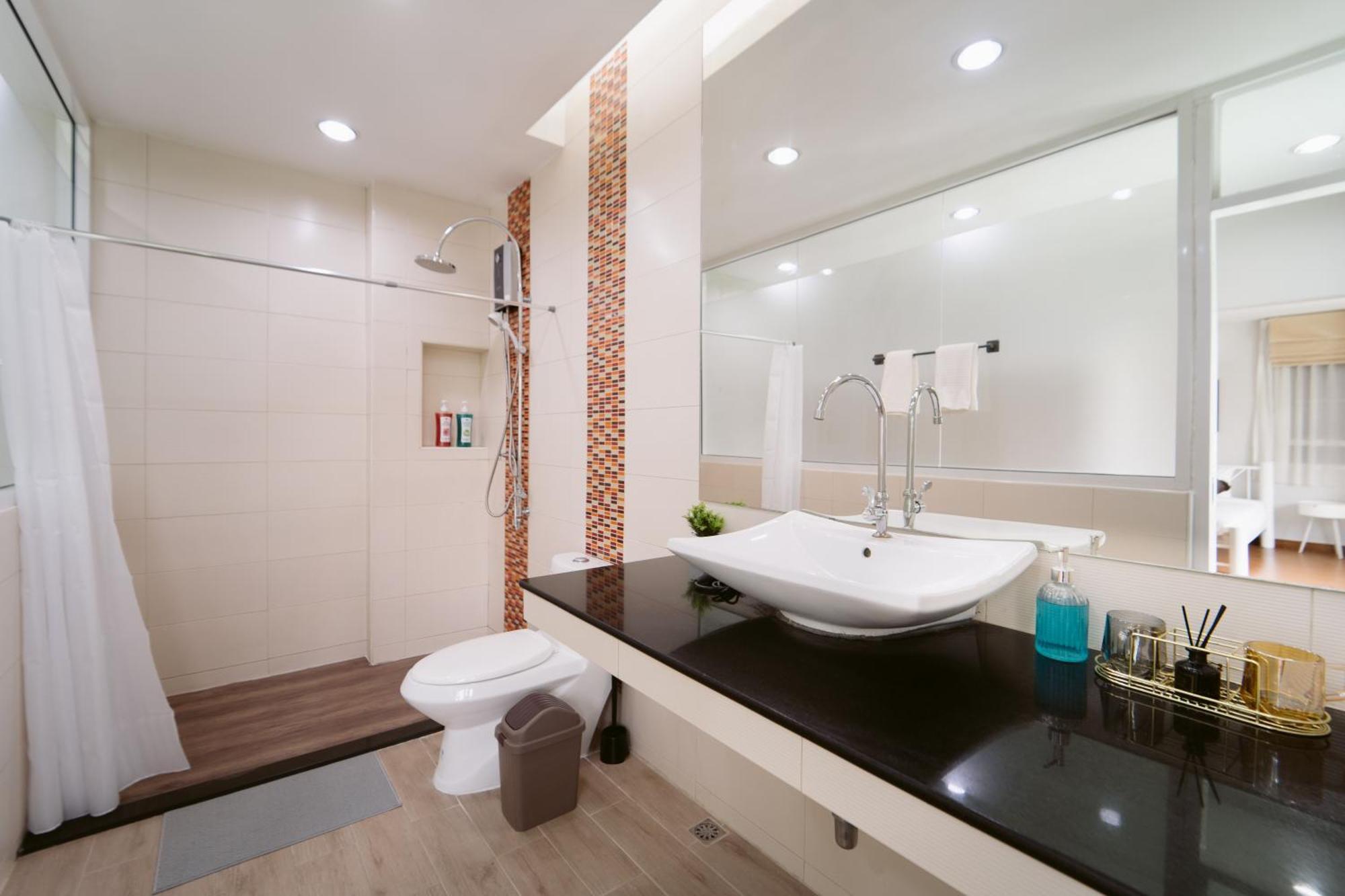 5 Star Spacious & Bright 4br House With Cinema Bangkok