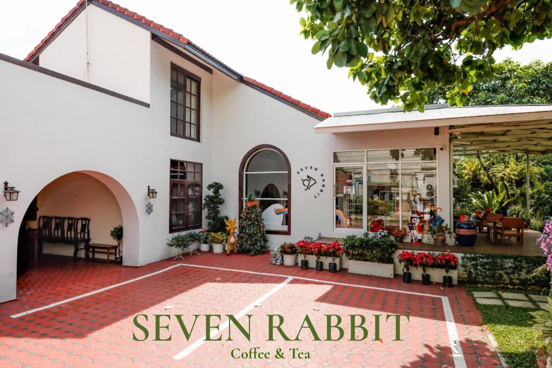 Seven Rabbit House *