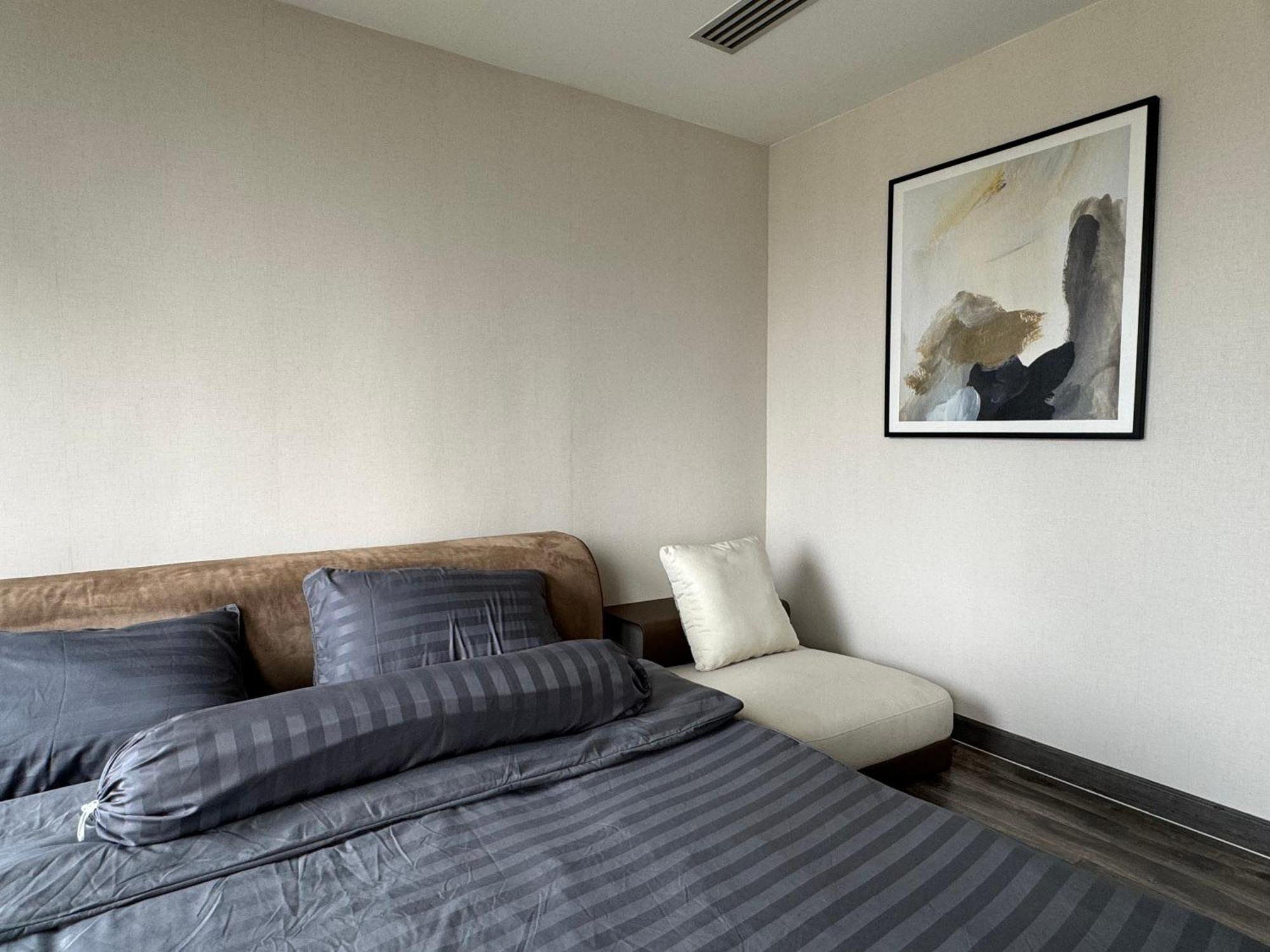 W8 Rise Lux Condo, 3 Bedroom Penthouse, Hip Bkk 5 Min From Thonglo Bts Station, Ok After The Earthquake Apartment *