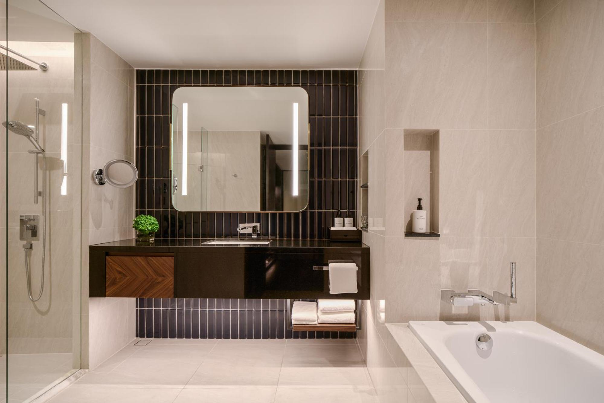 Hotel Intercontinental Sukhumvit By Ihg
