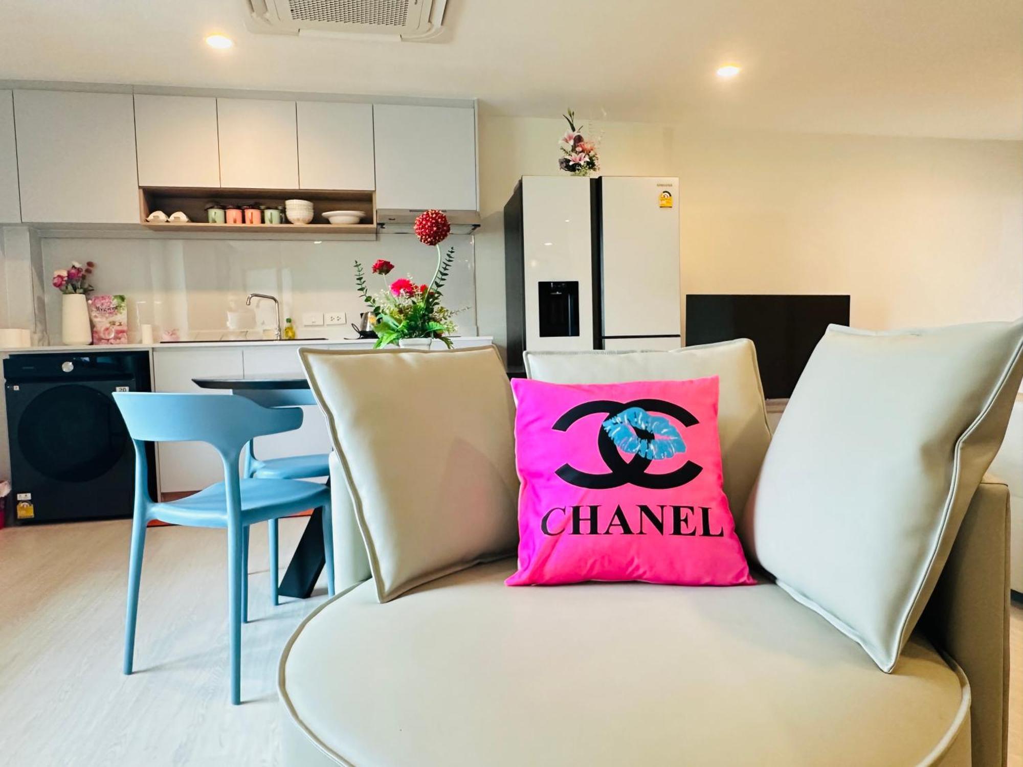 New Ekamai Thonglor Luxury Near 711, Bts, Mall *