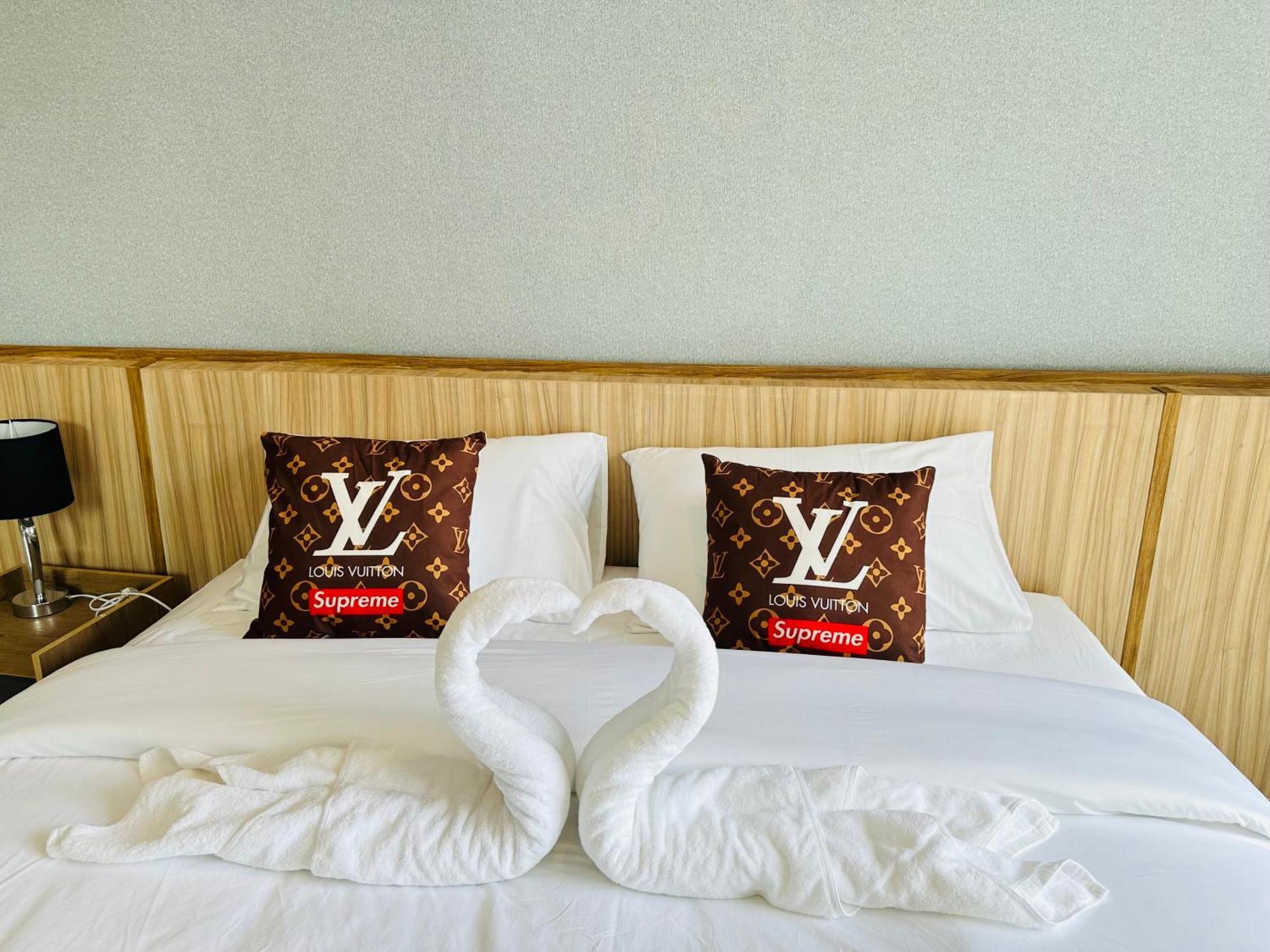 New Ekamai Thonglor Luxury Near 711, Bts, Mall Appartement