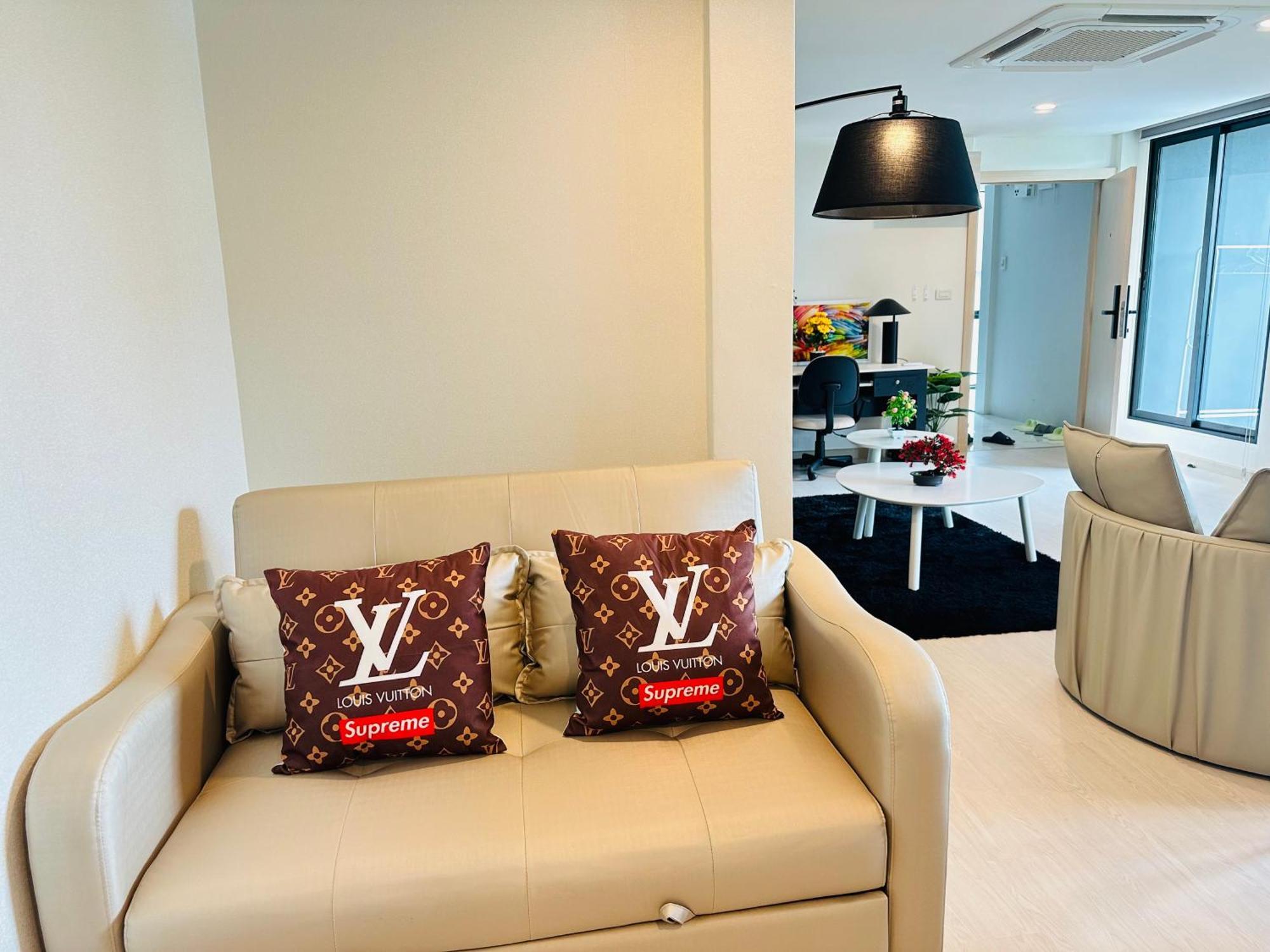 Appartement New Ekamai Thonglor Luxury Near 711, Bts, Mall *