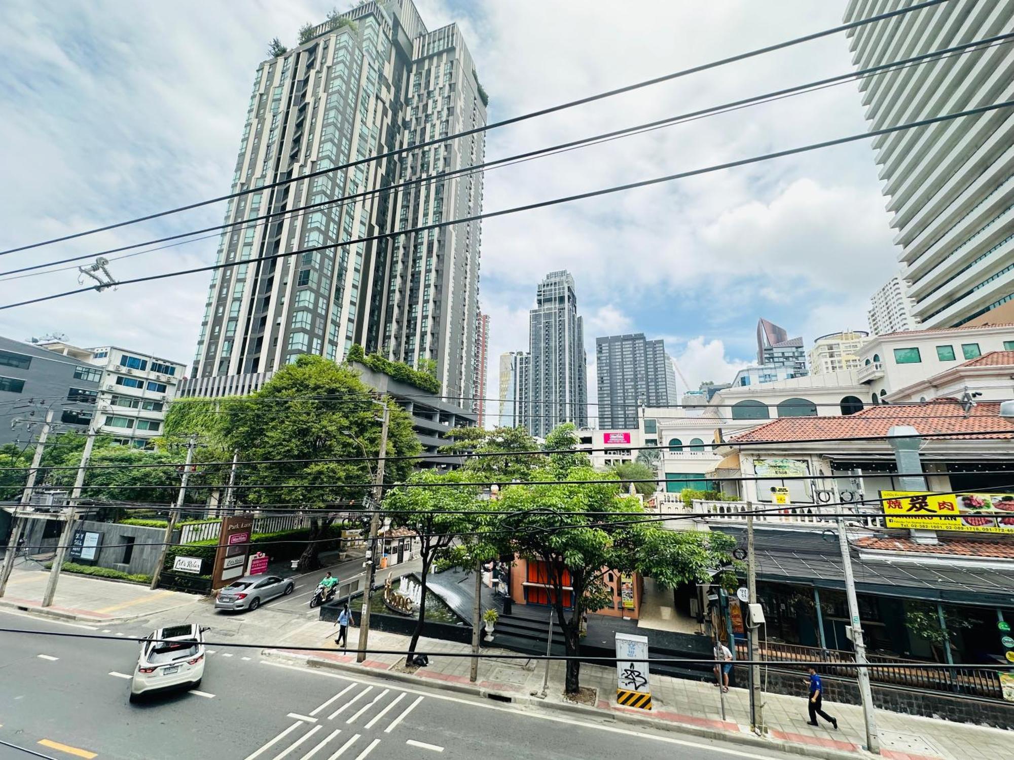 New Ekamai Thonglor Luxury Near 711, Bts, Mall Appartement