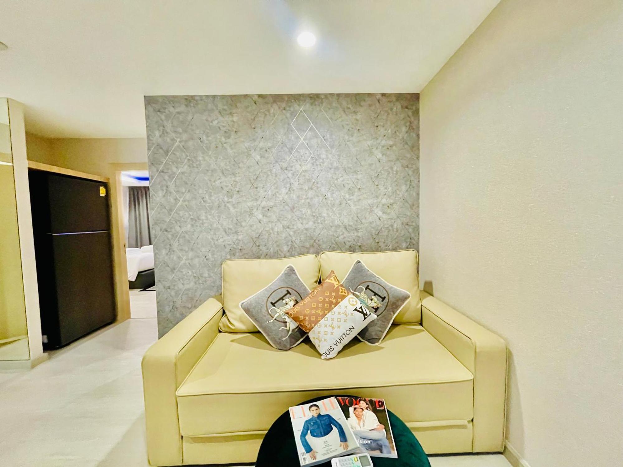 Appartement New Ekamai Thonglor Luxury Near 711, Bts, Mall *