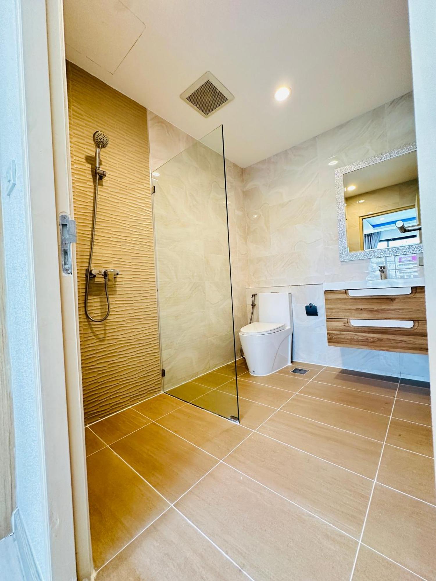 Appartement New Ekamai Thonglor Luxury Near 711, Bts, Mall