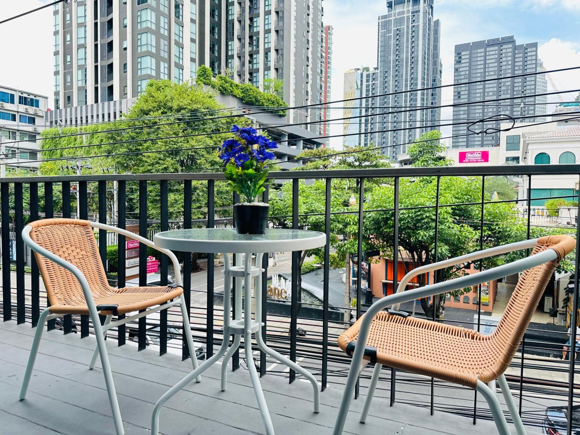 New Ekamai Thonglor Luxury Near 711, Bts, Mall Appartement *