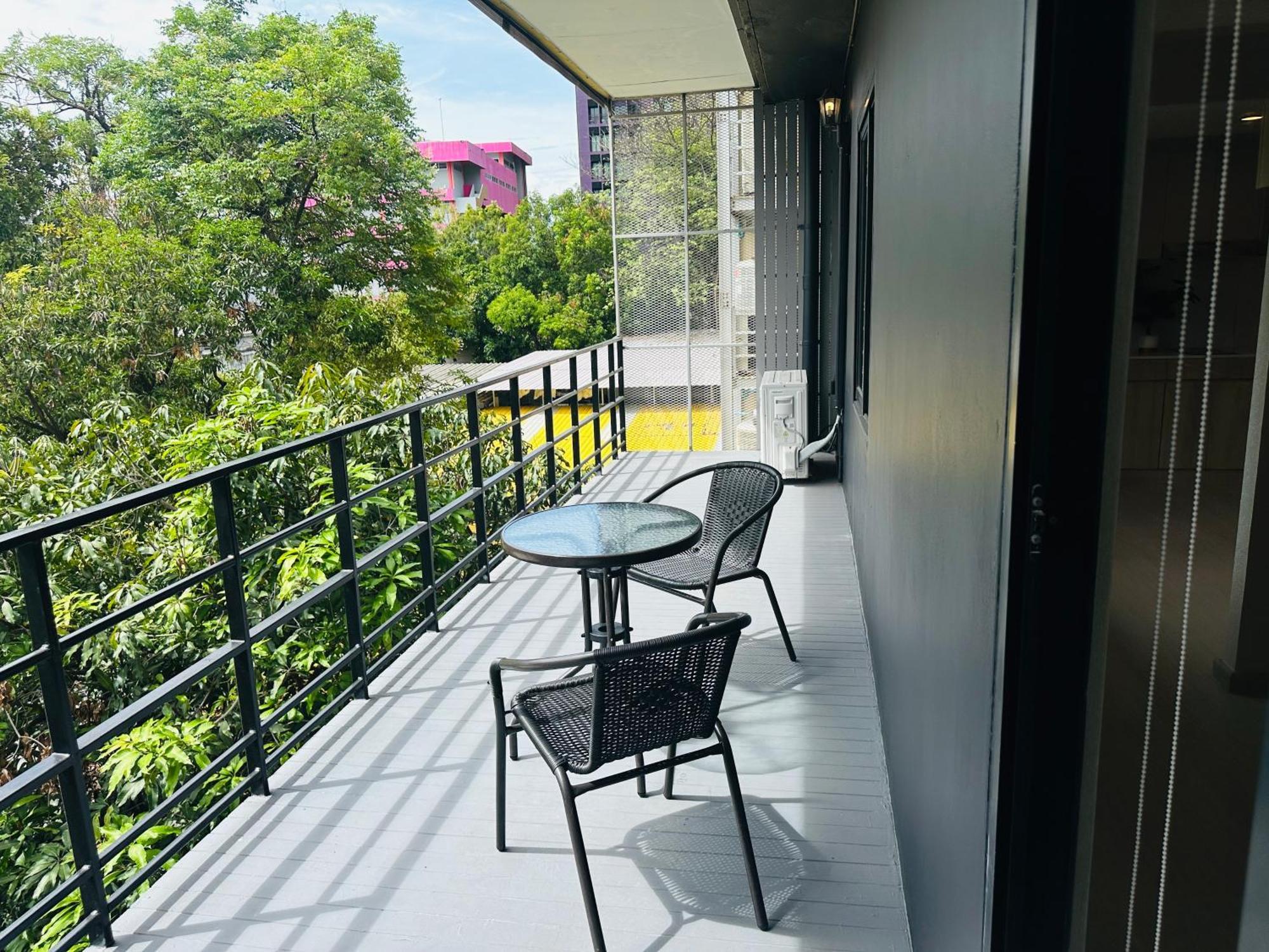 Appartement New Ekamai Thonglor Luxury Near 711, Bts, Mall *