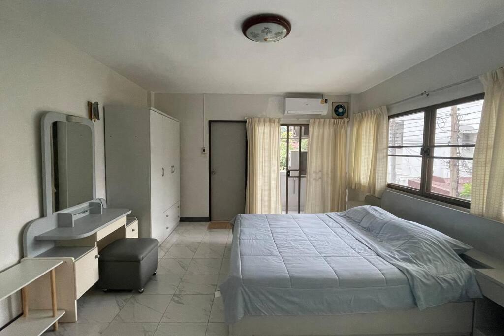 Manoo House E Bangkok
