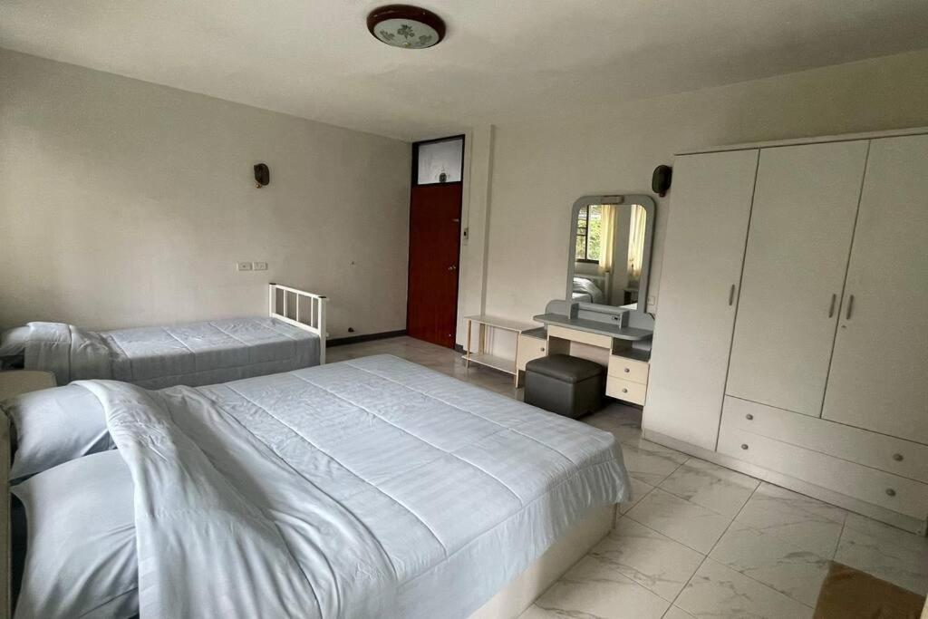 Manoo House E Apartment *