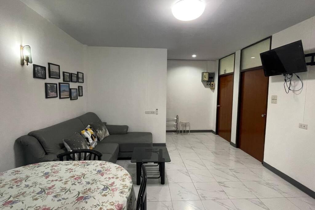 Apartment Manoo House E Bangkok
