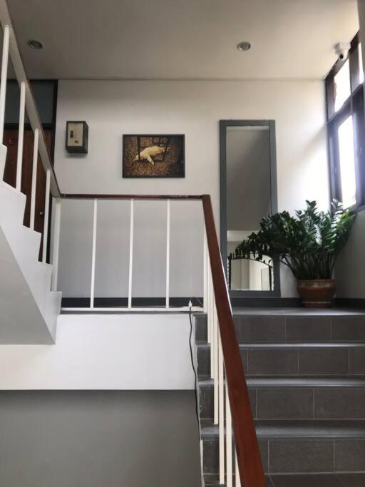 Manoo House E Apartment