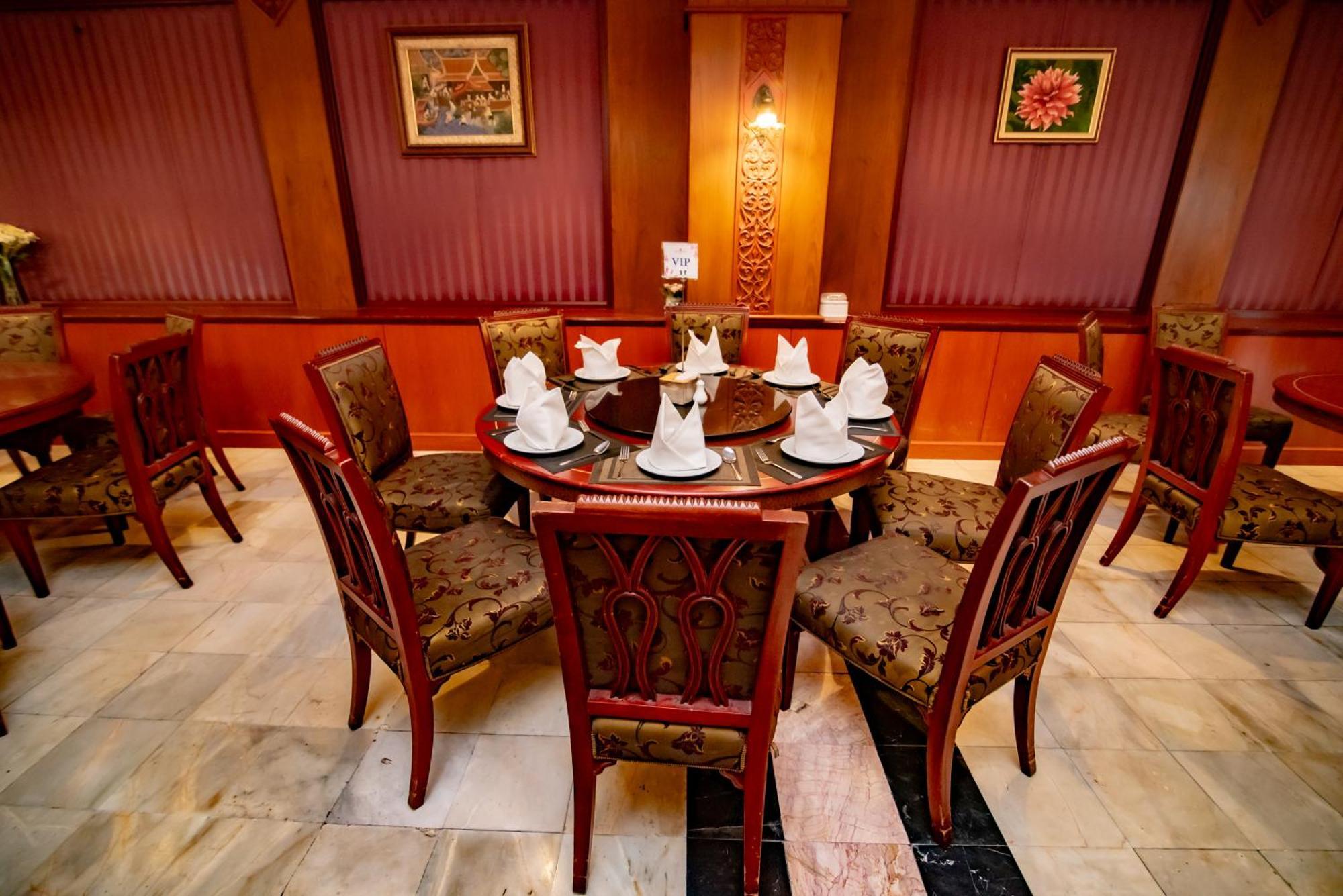 Town In Town Hotel
