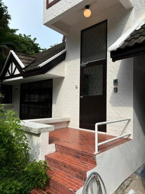 Baanphahol2