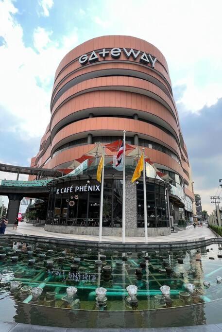 Sukhumvit 40 Two Bath Two Bedroom Two Balcony Bangkok