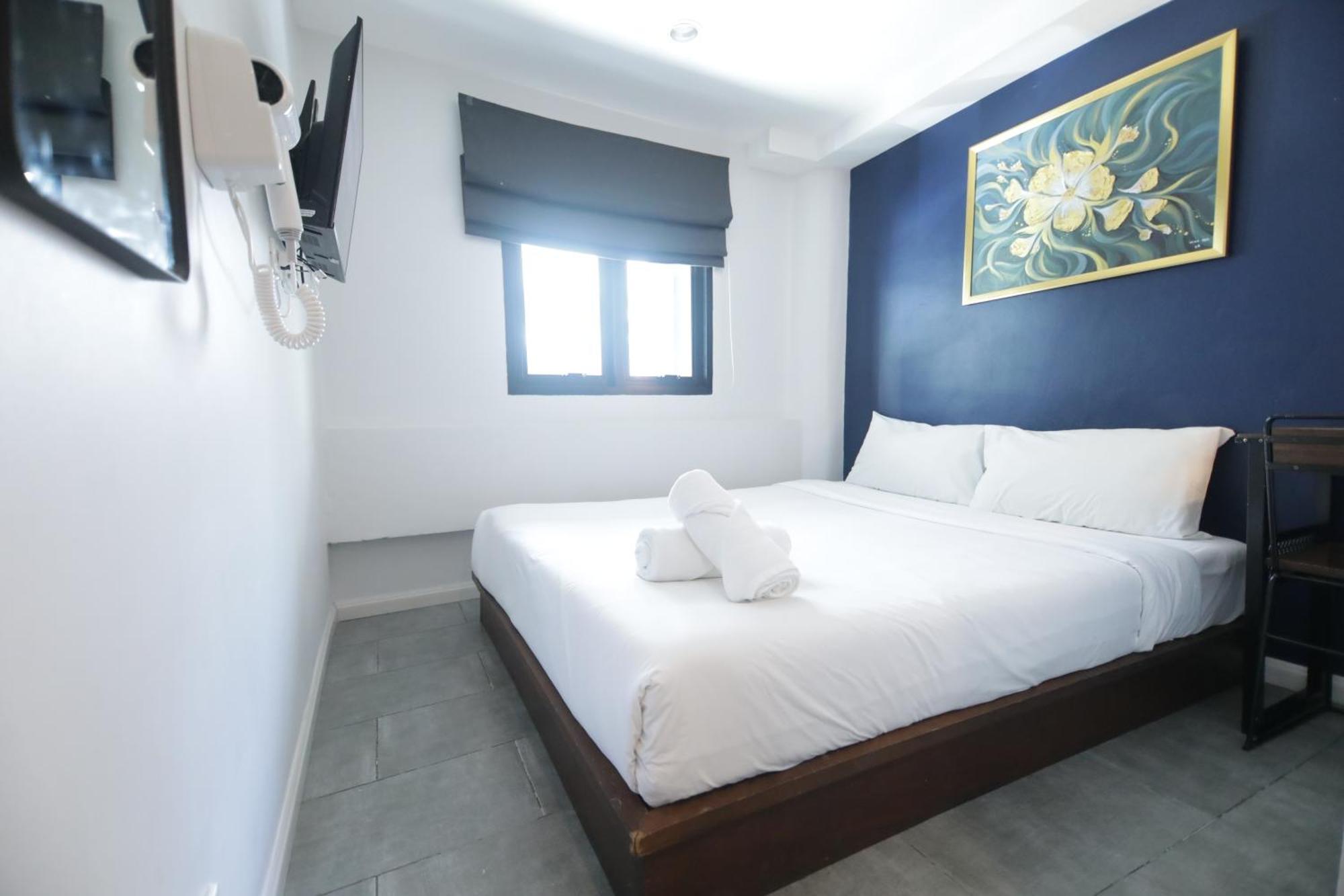 Hotel Wire Prakhanong