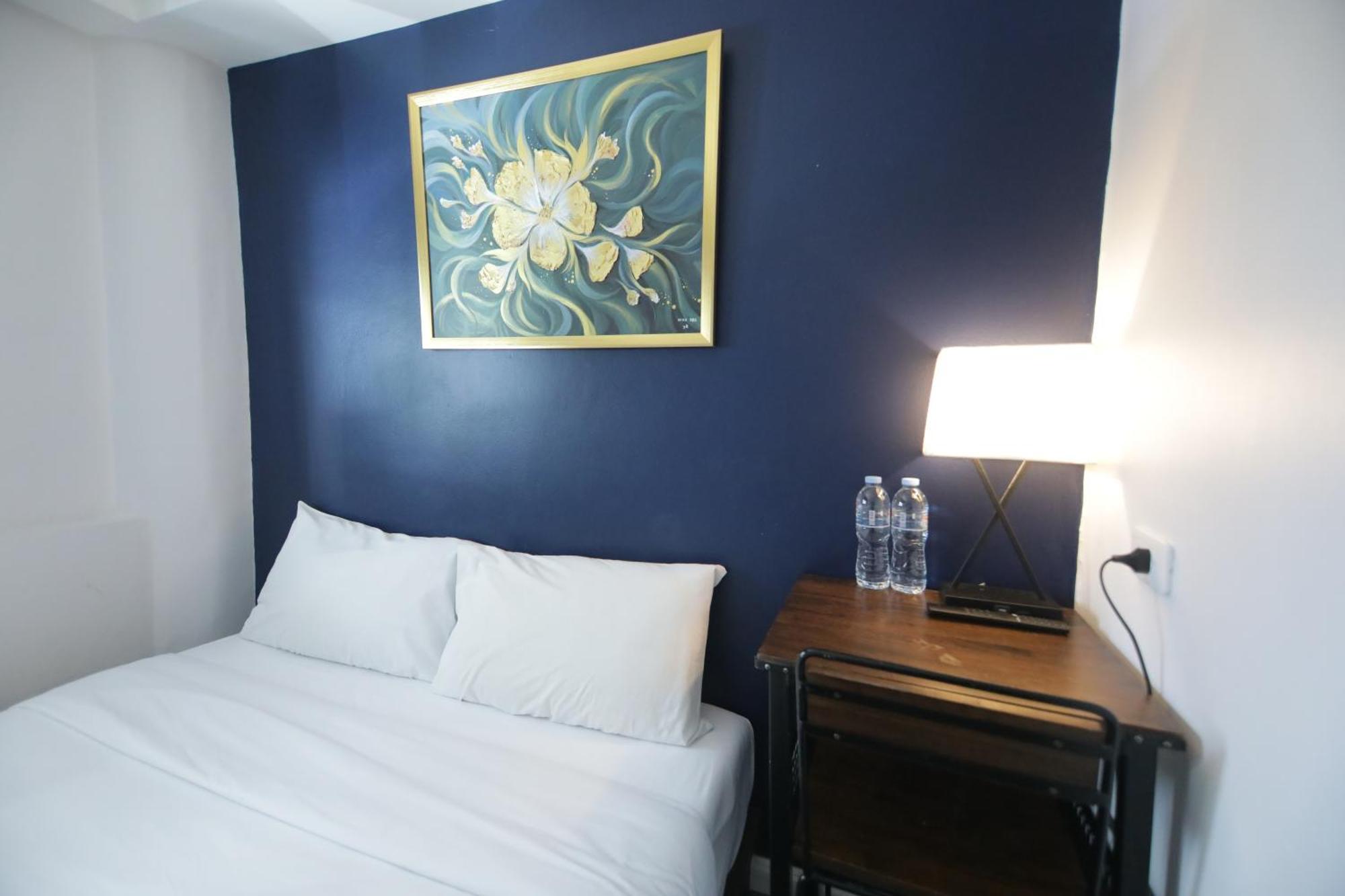 Wire Prakhanong Hotel 2*