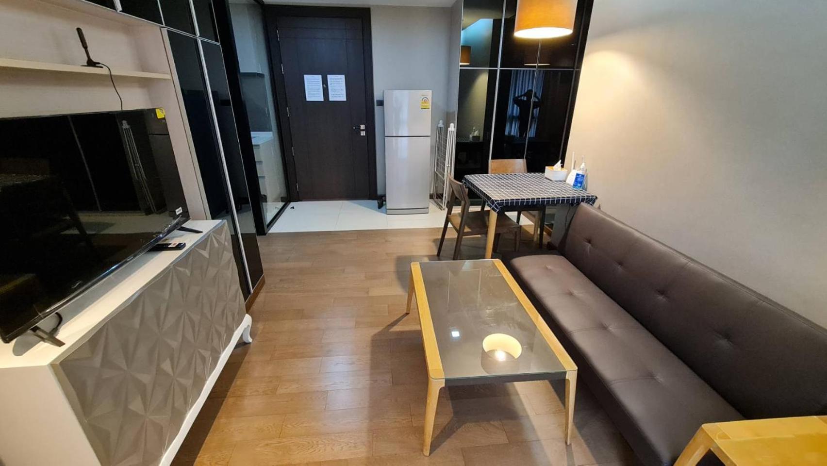 1bed1 Bath @thonglor Freeairport Pickup Apartemen Bangkok