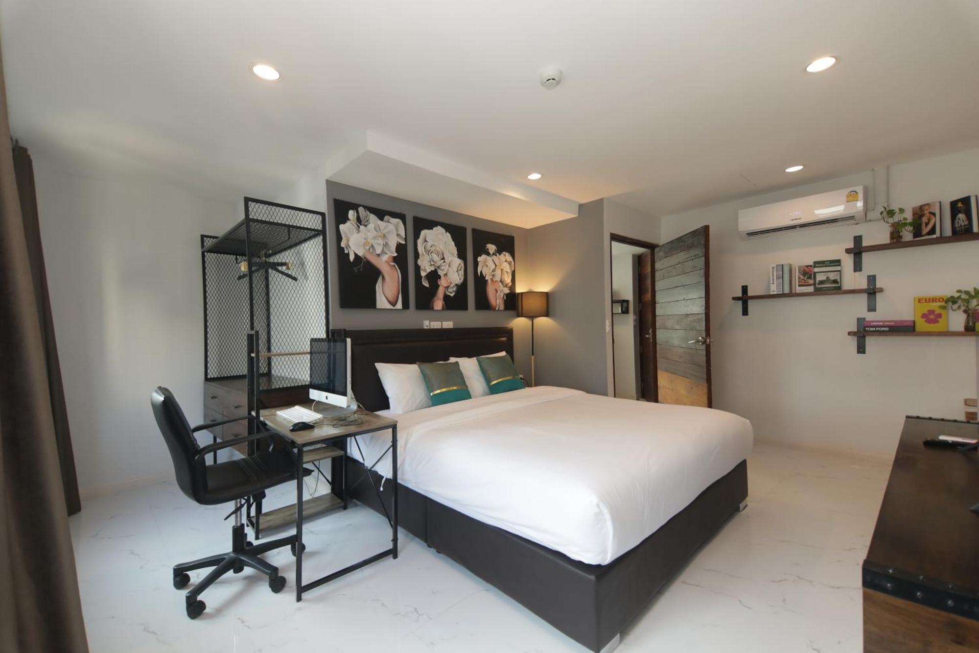 Wire Prakhanong Hotel 2*