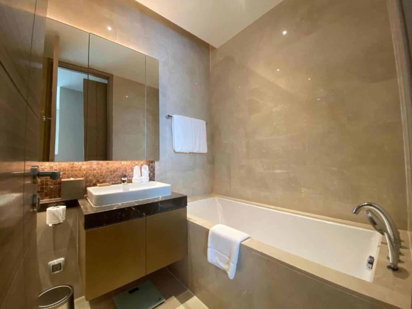 Luxury Waldorf Astoria Residences Large 85 Sqm High Floor Bangkok