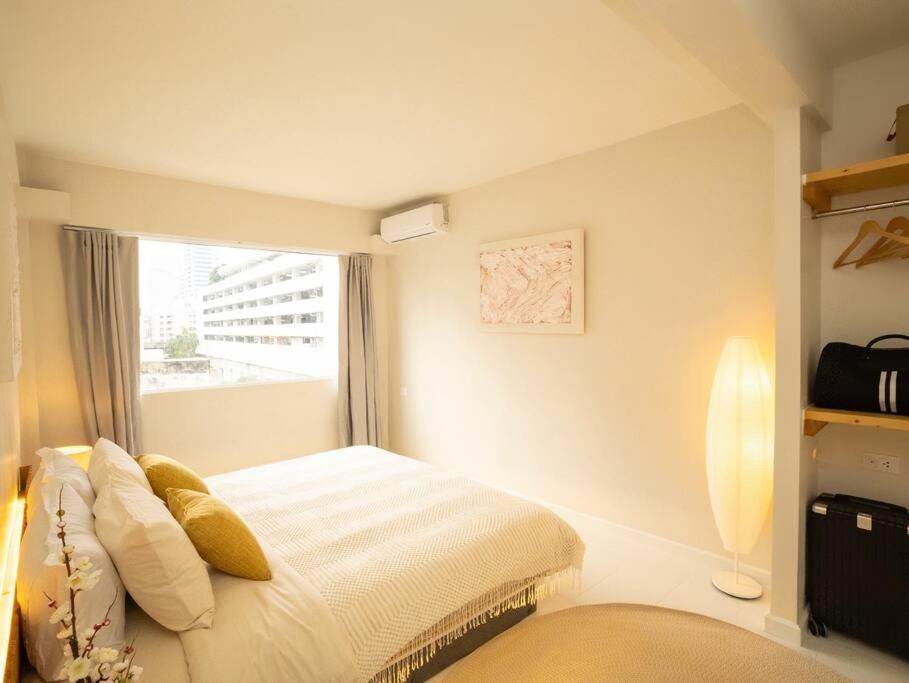 Luxurious 2-bedroom In Silom Center - 6a Apartment *