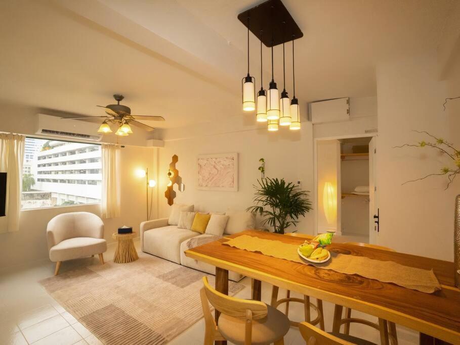Luxurious 2-bedroom In Silom Center - 6a *